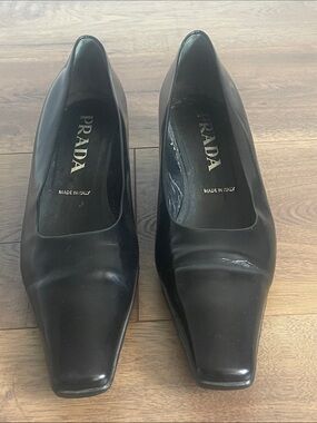 Prada Black Leather Kitten Heels Size 37 US 7‎